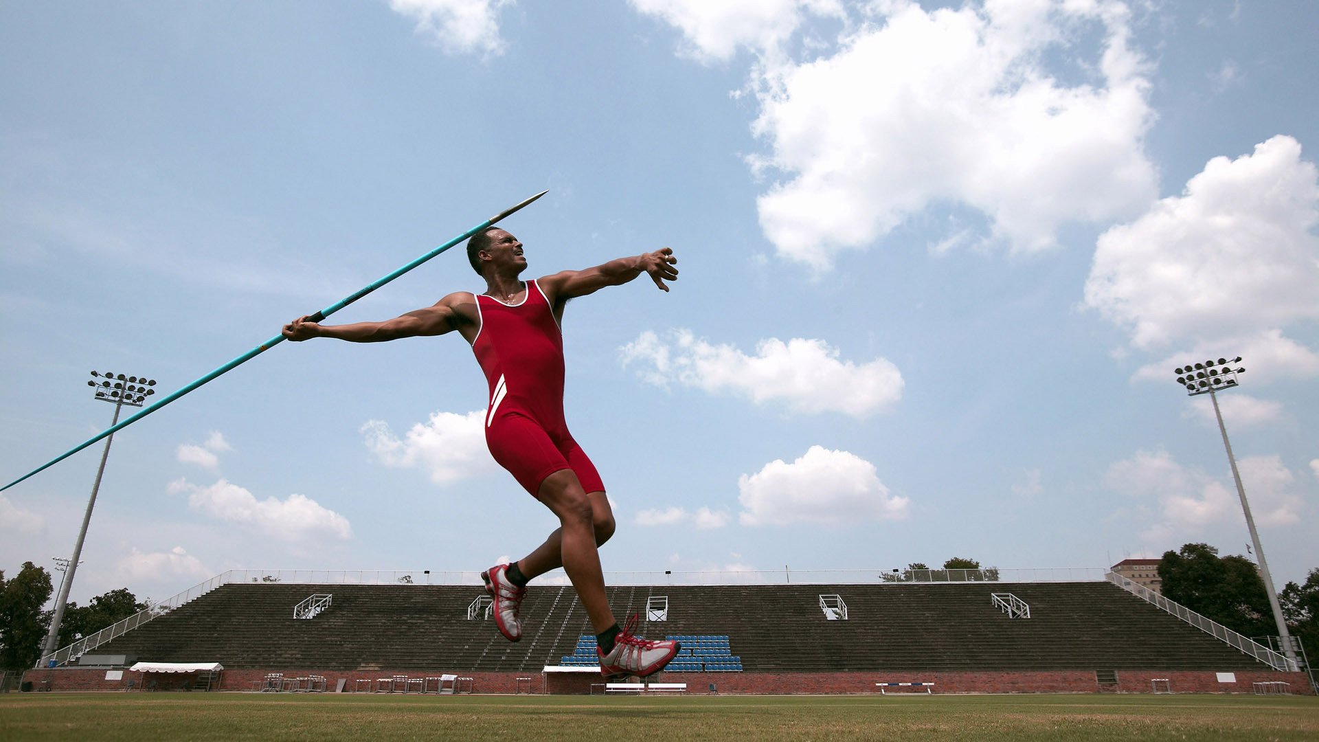 詹姆斯末节连得十分湖人稳住局势，詹姆斯刚到湖人